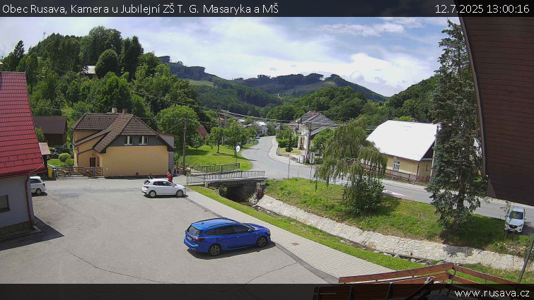 Obec Rusava - Kamera u Jubilejní ZŠ T. G. Masaryka a MŠ - 12.7.2025 v 13:00 Obec Rusava - Kamera u Jubilejní ZŠ T. G. Masaryka a MŠ - 12.7.2025 v 13:00