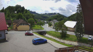 Obec Rusava - Kamera u Jubilejní ZŠ T. G. Masaryka a MŠ - 12.7.2025 v 14:00