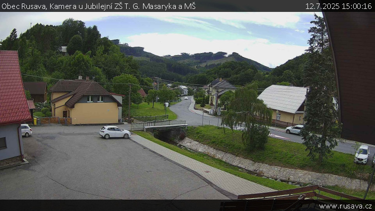 Obec Rusava - Kamera u Jubilejní ZŠ T. G. Masaryka a MŠ - 12.7.2025 v 15:00 Obec Rusava - Kamera u Jubilejní ZŠ T. G. Masaryka a MŠ - 12.7.2025 v 15:00
