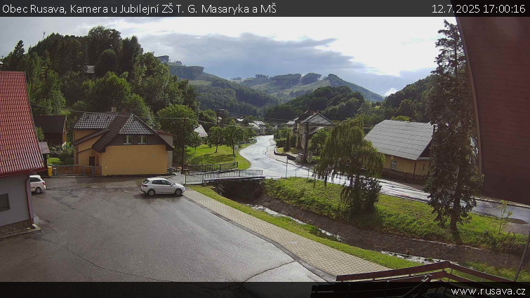 Obec Rusava - Kamera u Jubilejní ZŠ T. G. Masaryka a MŠ - 12.7.2025 v 17:00 Obec Rusava - Kamera u Jubilejní ZŠ T. G. Masaryka a MŠ - 12.7.2025 v 17:00