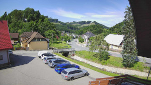 Obec Rusava - Kamera u Jubilejní ZŠ T. G. Masaryka a MŠ - 13.7.2025 v 10:00