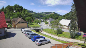 Obec Rusava - Kamera u Jubilejní ZŠ T. G. Masaryka a MŠ - 13.7.2025 v 11:00