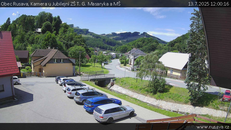 Obec Rusava - Kamera u Jubilejní ZŠ T. G. Masaryka a MŠ - 13.7.2025 v 12:00 Obec Rusava - Kamera u Jubilejní ZŠ T. G. Masaryka a MŠ - 13.7.2025 v 12:00