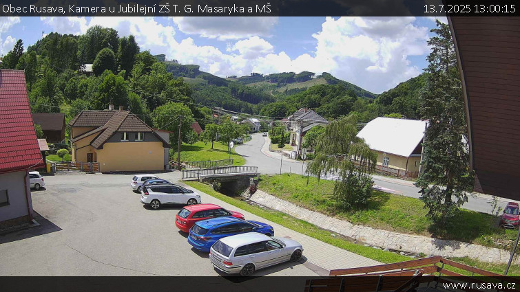 Obec Rusava - Kamera u Jubilejní ZŠ T. G. Masaryka a MŠ - 13.7.2025 v 13:00 Obec Rusava - Kamera u Jubilejní ZŠ T. G. Masaryka a MŠ - 13.7.2025 v 13:00