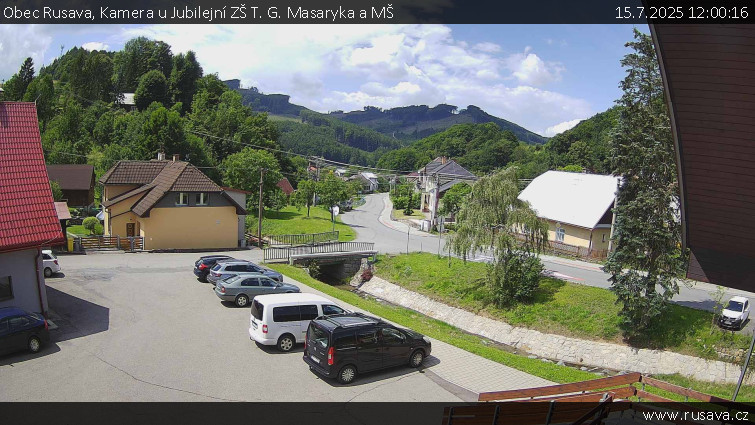 Obec Rusava - Kamera u Jubilejní ZŠ T. G. Masaryka a MŠ - 15.7.2025 v 12:00 Obec Rusava - Kamera u Jubilejní ZŠ T. G. Masaryka a MŠ - 15.7.2025 v 12:00