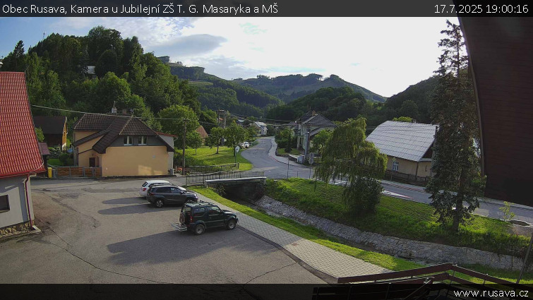 Obec Rusava - Kamera u Jubilejní ZŠ T. G. Masaryka a MŠ - 17.7.2025 v 19:00 Obec Rusava - Kamera u Jubilejní ZŠ T. G. Masaryka a MŠ - 17.7.2025 v 19:00