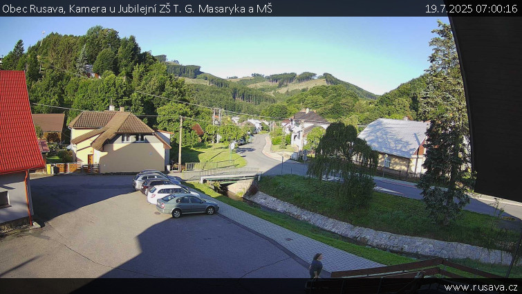 Obec Rusava - Kamera u Jubilejní ZŠ T. G. Masaryka a MŠ - 19.7.2025 v 07:00 Obec Rusava - Kamera u Jubilejní ZŠ T. G. Masaryka a MŠ - 19.7.2025 v 07:00
