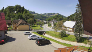 Obec Rusava - Kamera u Jubilejní ZŠ T. G. Masaryka a MŠ - 15.8.2025 v 12:00