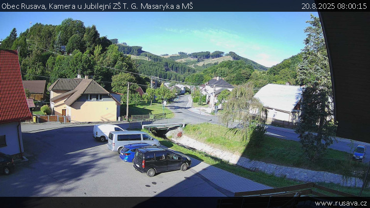 Obec Rusava - Kamera u Jubilejní ZŠ T. G. Masaryka a MŠ - 20.8.2025 v 08:00