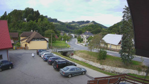 Obec Rusava - Kamera u Jubilejní ZŠ T. G. Masaryka a MŠ - 27.8.2025 v 08:00