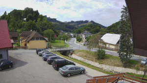 Obec Rusava - Kamera u Jubilejní ZŠ T. G. Masaryka a MŠ - 27.8.2025 v 12:00