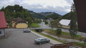 Obec Rusava - Kamera u Jubilejní ZŠ T. G. Masaryka a MŠ - 27.8.2025 v 18:00