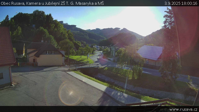 Obec Rusava - Kamera u Jubilejní ZŠ T. G. Masaryka a MŠ - 3.9.2025 v 18:00 Obec Rusava - Kamera u Jubilejní ZŠ T. G. Masaryka a MŠ - 3.9.2025 v 18:00