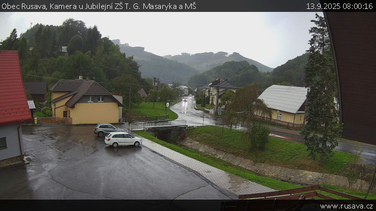 Obec Rusava - Kamera u Jubilejní ZŠ T. G. Masaryka a MŠ - 13.9.2025 v 08:00 Obec Rusava - Kamera u Jubilejní ZŠ T. G. Masaryka a MŠ - 13.9.2025 v 08:00