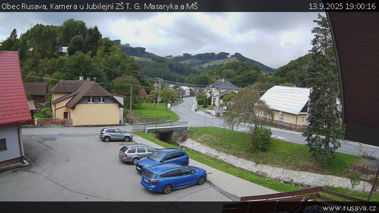 Obec Rusava - Kamera u Jubilejní ZŠ T. G. Masaryka a MŠ - 13.9.2025 v 19:00 Obec Rusava - Kamera u Jubilejní ZŠ T. G. Masaryka a MŠ - 13.9.2025 v 19:00