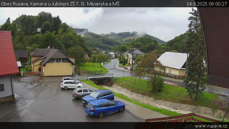 Obec Rusava - Kamera u Jubilejní ZŠ T. G. Masaryka a MŠ - 14.9.2025 v 08:00 Obec Rusava - Kamera u Jubilejní ZŠ T. G. Masaryka a MŠ - 14.9.2025 v 08:00
