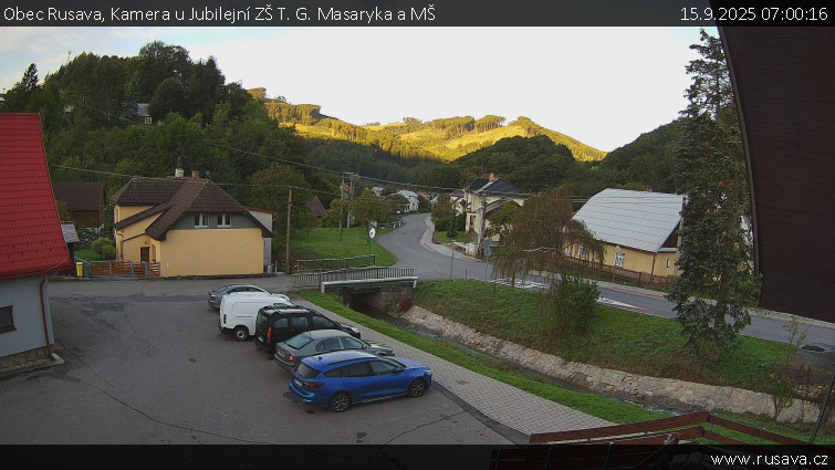Obec Rusava - Kamera u Jubilejní ZŠ T. G. Masaryka a MŠ - 15.9.2025 v 07:00 Obec Rusava - Kamera u Jubilejní ZŠ T. G. Masaryka a MŠ - 15.9.2025 v 07:00