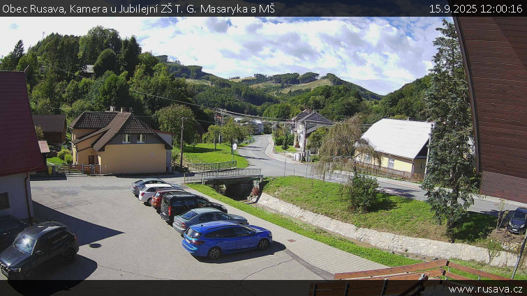 Obec Rusava - Kamera u Jubilejní ZŠ T. G. Masaryka a MŠ - 15.9.2025 v 12:00 Obec Rusava - Kamera u Jubilejní ZŠ T. G. Masaryka a MŠ - 15.9.2025 v 12:00