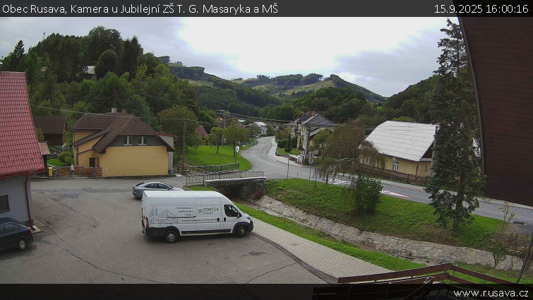 Obec Rusava - Kamera u Jubilejní ZŠ T. G. Masaryka a MŠ - 15.9.2025 v 16:00 Obec Rusava - Kamera u Jubilejní ZŠ T. G. Masaryka a MŠ - 15.9.2025 v 16:00