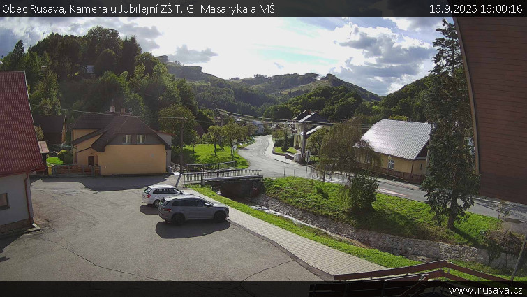 Obec Rusava - Kamera u Jubilejní ZŠ T. G. Masaryka a MŠ - 16.9.2025 v 16:00