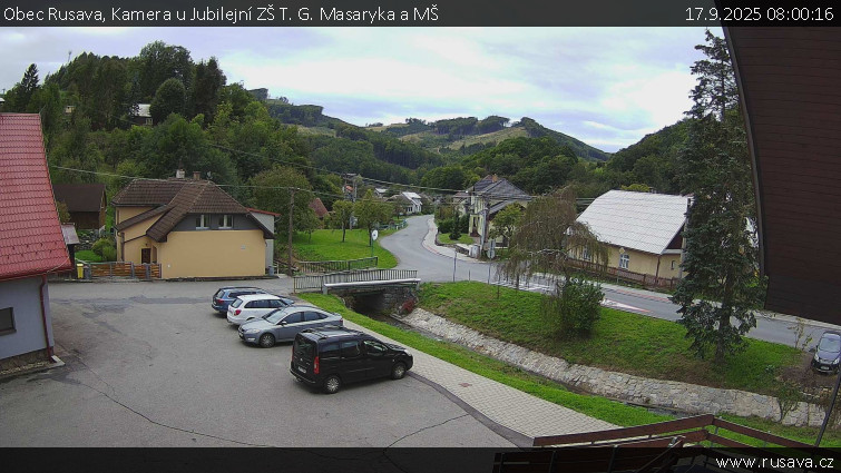 Obec Rusava - Kamera u Jubilejní ZŠ T. G. Masaryka a MŠ - 17.9.2025 v 08:00 Obec Rusava - Kamera u Jubilejní ZŠ T. G. Masaryka a MŠ - 17.9.2025 v 08:00