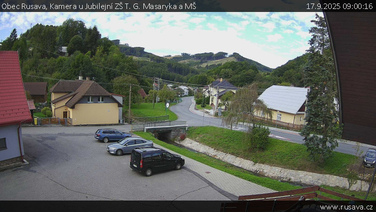 Obec Rusava - Kamera u Jubilejní ZŠ T. G. Masaryka a MŠ - 17.9.2025 v 09:00