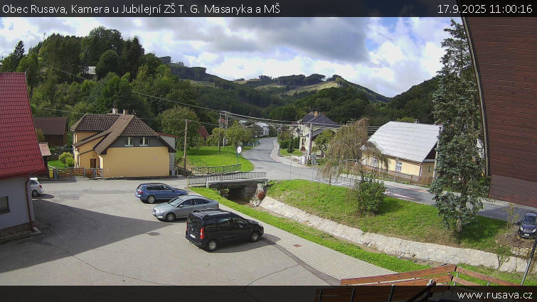 Obec Rusava - Kamera u Jubilejní ZŠ T. G. Masaryka a MŠ - 17.9.2025 v 11:00