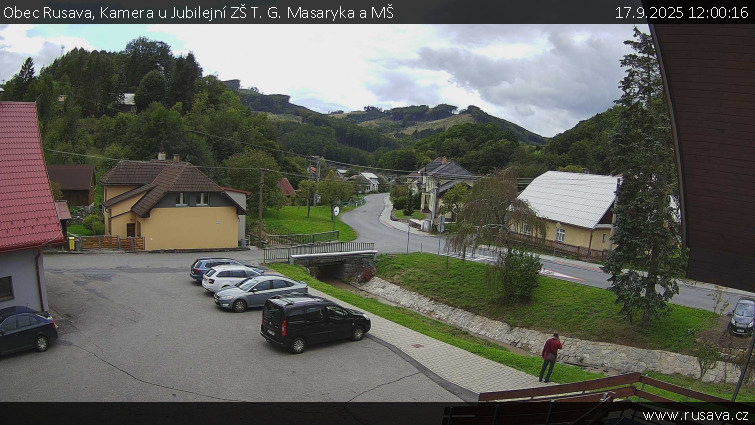 Obec Rusava - Kamera u Jubilejní ZŠ T. G. Masaryka a MŠ - 17.9.2025 v 12:00 Obec Rusava - Kamera u Jubilejní ZŠ T. G. Masaryka a MŠ - 17.9.2025 v 12:00