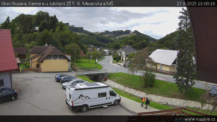 Obec Rusava - Kamera u Jubilejní ZŠ T. G. Masaryka a MŠ - 17.9.2025 v 13:00 Obec Rusava - Kamera u Jubilejní ZŠ T. G. Masaryka a MŠ - 17.9.2025 v 13:00