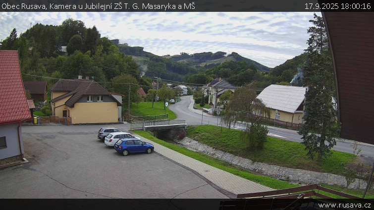 Obec Rusava - Kamera u Jubilejní ZŠ T. G. Masaryka a MŠ - 17.9.2025 v 18:00