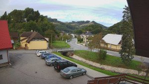 Obec Rusava - Kamera u Jubilejní ZŠ T. G. Masaryka a MŠ - 18.9.2025 v 07:00