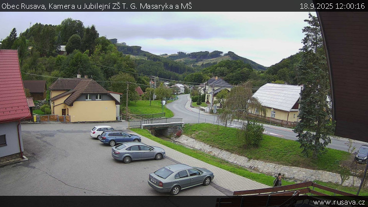 Obec Rusava - Kamera u Jubilejní ZŠ T. G. Masaryka a MŠ - 18.9.2025 v 12:00