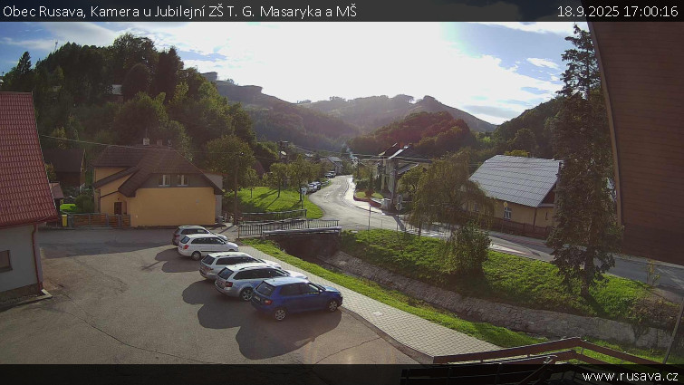 Obec Rusava - Kamera u Jubilejní ZŠ T. G. Masaryka a MŠ - 18.9.2025 v 17:00