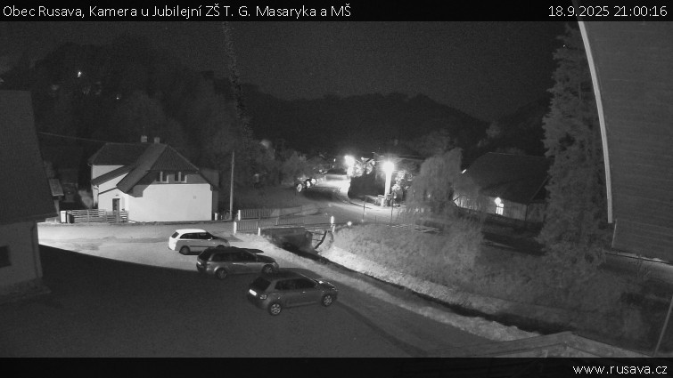 Obec Rusava - Kamera u Jubilejní ZŠ T. G. Masaryka a MŠ - 18.9.2025 v 21:00