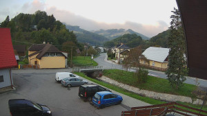 Obec Rusava - Kamera u Jubilejní ZŠ T. G. Masaryka a MŠ - 29.9.2025 v 07:00