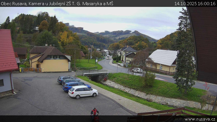 Obec Rusava - Kamera u Jubilejní ZŠ T. G. Masaryka a MŠ - 14.10.2025 v 16:00 Obec Rusava - Kamera u Jubilejní ZŠ T. G. Masaryka a MŠ - 14.10.2025 v 16:00