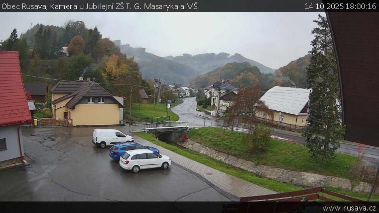 Obec Rusava - Kamera u Jubilejní ZŠ T. G. Masaryka a MŠ - 14.10.2025 v 18:00 Obec Rusava - Kamera u Jubilejní ZŠ T. G. Masaryka a MŠ - 14.10.2025 v 18:00