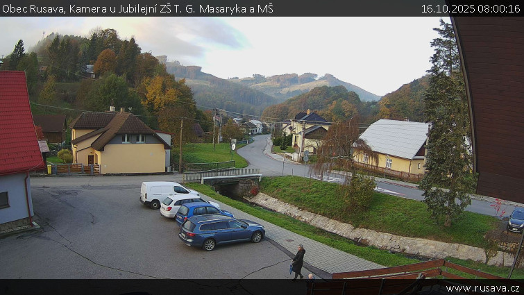 Obec Rusava - Kamera u Jubilejní ZŠ T. G. Masaryka a MŠ - 16.10.2025 v 08:00 Obec Rusava - Kamera u Jubilejní ZŠ T. G. Masaryka a MŠ - 16.10.2025 v 08:00