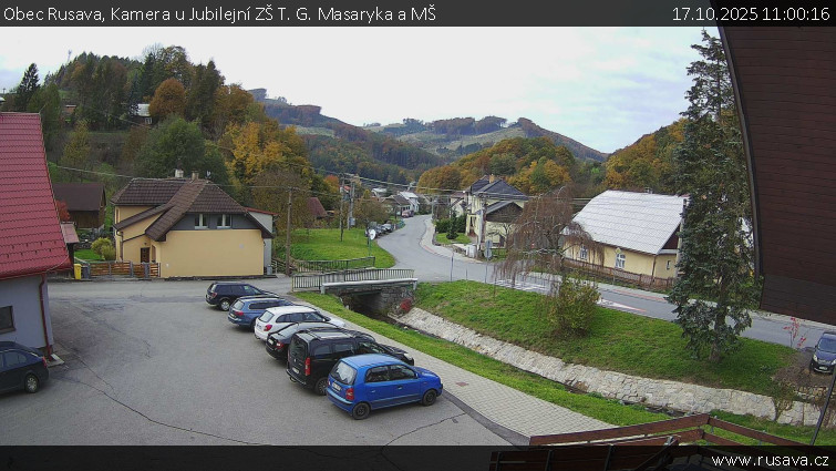 Obec Rusava - Kamera u Jubilejní ZŠ T. G. Masaryka a MŠ - 17.10.2025 v 11:00 Obec Rusava - Kamera u Jubilejní ZŠ T. G. Masaryka a MŠ - 17.10.2025 v 11:00