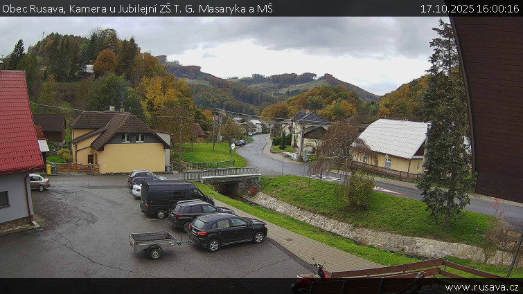 Obec Rusava - Kamera u Jubilejní ZŠ T. G. Masaryka a MŠ - 17.10.2025 v 16:00 Obec Rusava - Kamera u Jubilejní ZŠ T. G. Masaryka a MŠ - 17.10.2025 v 16:00
