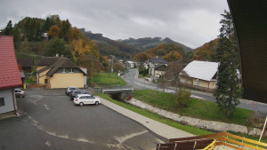 Obec Rusava - Kamera u Jubilejní ZŠ T. G. Masaryka a MŠ - 18.10.2025 v 07:00