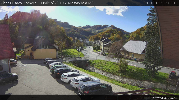 Obec Rusava - Kamera u Jubilejní ZŠ T. G. Masaryka a MŠ - 18.10.2025 v 15:00 Obec Rusava - Kamera u Jubilejní ZŠ T. G. Masaryka a MŠ - 18.10.2025 v 15:00