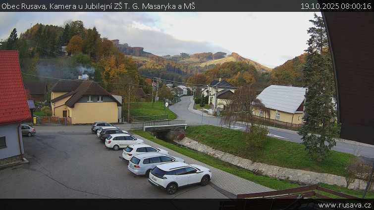 Obec Rusava - Kamera u Jubilejní ZŠ T. G. Masaryka a MŠ - 19.10.2025 v 08:00 Obec Rusava - Kamera u Jubilejní ZŠ T. G. Masaryka a MŠ - 19.10.2025 v 08:00