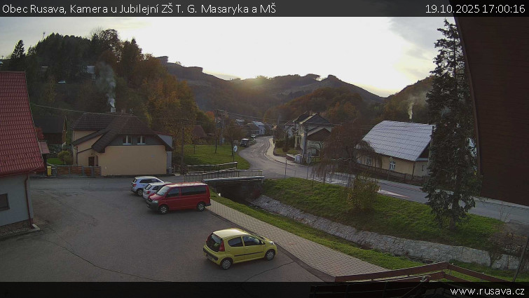 Obec Rusava - Kamera u Jubilejní ZŠ T. G. Masaryka a MŠ - 19.10.2025 v 17:00 Obec Rusava - Kamera u Jubilejní ZŠ T. G. Masaryka a MŠ - 19.10.2025 v 17:00