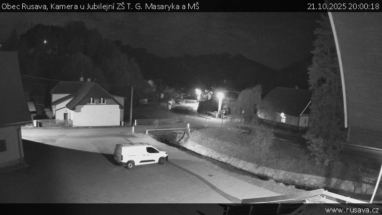 Obec Rusava - Kamera u Jubilejní ZŠ T. G. Masaryka a MŠ - 21.10.2025 v 20:00 Obec Rusava - Kamera u Jubilejní ZŠ T. G. Masaryka a MŠ - 21.10.2025 v 20:00