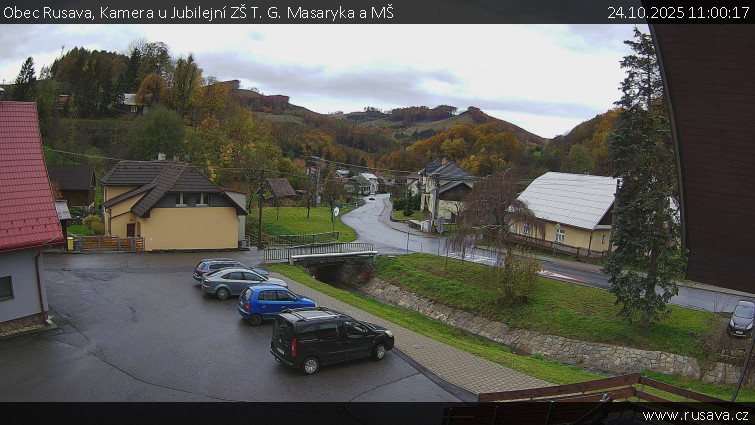 Obec Rusava - Kamera u Jubilejní ZŠ T. G. Masaryka a MŠ - 24.10.2025 v 11:00 Obec Rusava - Kamera u Jubilejní ZŠ T. G. Masaryka a MŠ - 24.10.2025 v 11:00