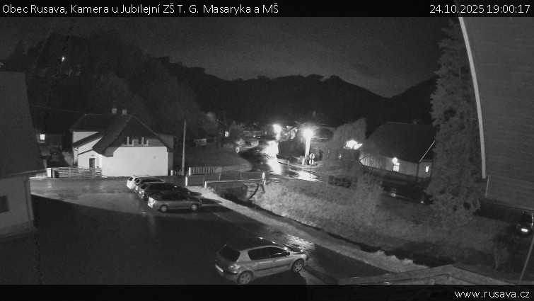 Obec Rusava - Kamera u Jubilejní ZŠ T. G. Masaryka a MŠ - 24.10.2025 v 19:00