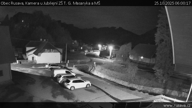 Obec Rusava - Kamera u Jubilejní ZŠ T. G. Masaryka a MŠ - 25.10.2025 v 06:00