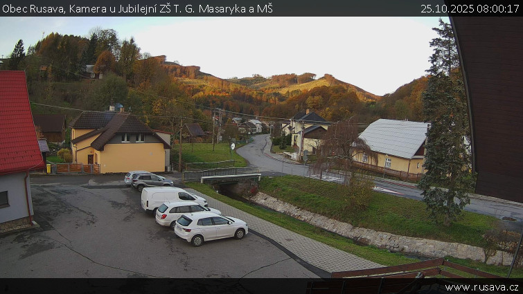 Obec Rusava - Kamera u Jubilejní ZŠ T. G. Masaryka a MŠ - 25.10.2025 v 08:00 Obec Rusava - Kamera u Jubilejní ZŠ T. G. Masaryka a MŠ - 25.10.2025 v 08:00