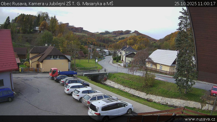 Obec Rusava - Kamera u Jubilejní ZŠ T. G. Masaryka a MŠ - 25.10.2025 v 11:00